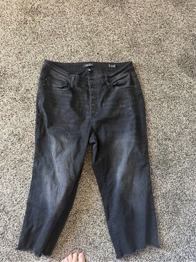 Judy Blue Washed Black High-Rise Cropped Button-Fly Ankle Jeans